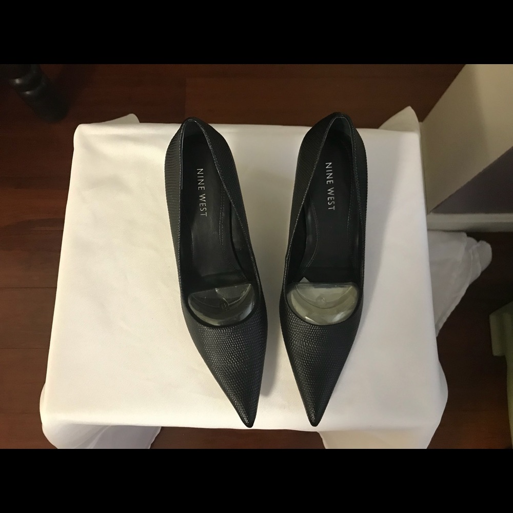 COPY - Nine West Hendleo Pump sz 6.5